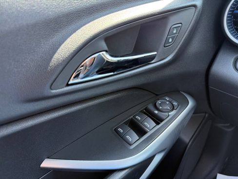 New 2026 Chevrolet Trax LS w/ LS Convenience Package FWD image 10