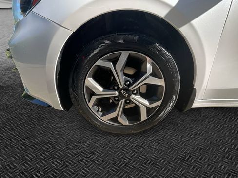 Used 2021 Kia Forte LXS FWD image 11