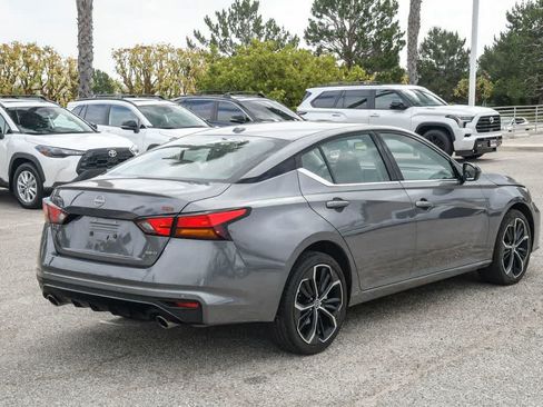Used 2025 Nissan Altima 2.5 SR AWD/4WD image 10