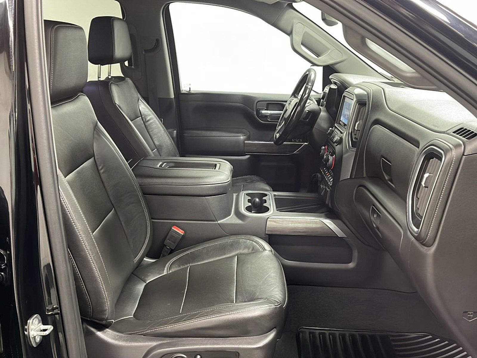 Used 2019 Chevrolet Silverado 1500 LTZ w/ LTZ Plus Package AWD/4WD image 21