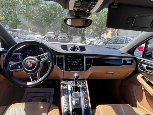 Used 2018 Porsche Macan Sport Edition AWD/4WD image 11