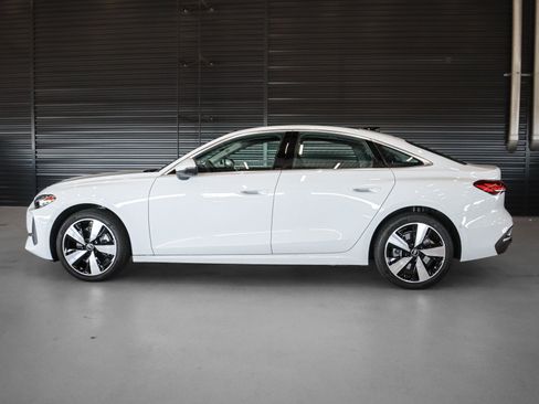 Used 2025 Audi A5 2.0T Premium Plus w/ Premium Plus AWD/4WD image 14