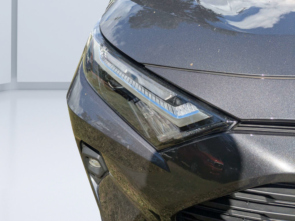Used 2025 Toyota RAV4 XLE Premium FWD image 9