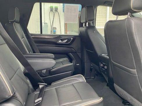 Used 2022 Chevrolet Tahoe Premier w/ Premium Package image 23