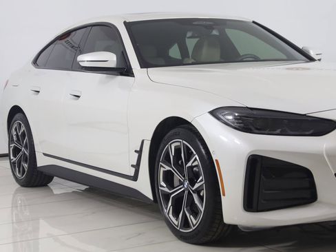 Used 2022 BMW i4 eDrive40 w/ M Sport Package image 48