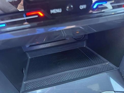 Certified 2023 Volkswagen Tiguan SE R-Line image 13