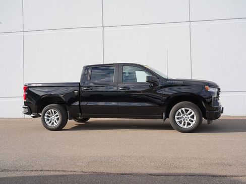 Used 2022 Chevrolet Silverado 1500 RST image 2