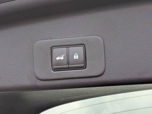 Used 2025 Nissan Murano SV AWD/4WD image 25