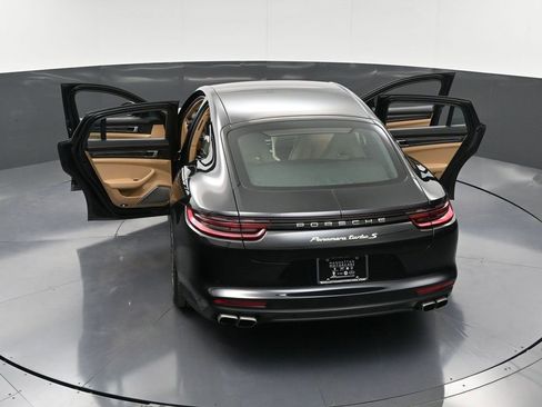 Certified 2018 Porsche Panamera Turbo S image 38