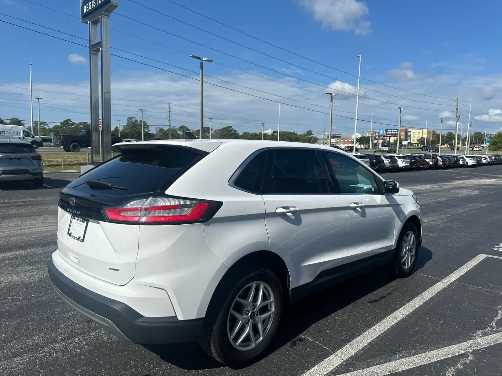 Used 2024 Ford Edge SEL AWD/4WD image 5