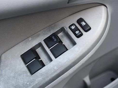 Used 2013 Toyota Corolla L image 12