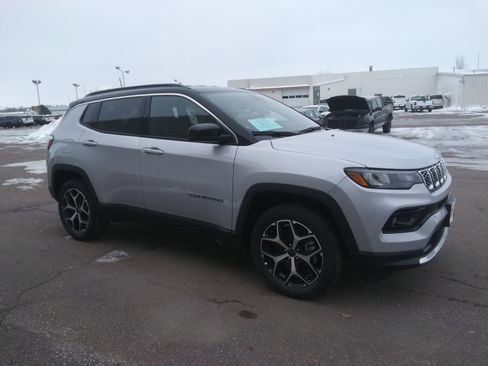 New 2026 Jeep Compass Limited AWD/4WD image 4