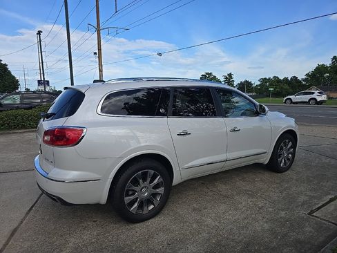 Used 2017 Buick Enclave Premium w/ Experience Buick Package FWD image 4