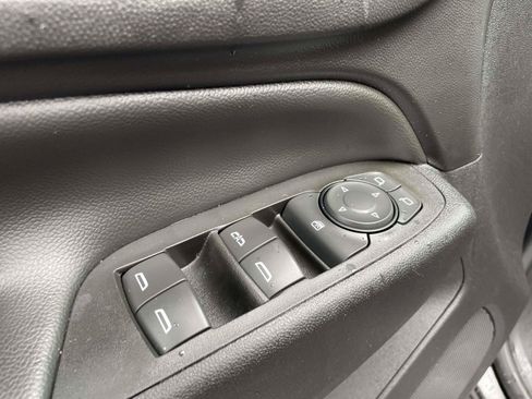 Used 2022 Chevrolet Equinox LT w/ LPO, Floor Liner Package FWD image 6