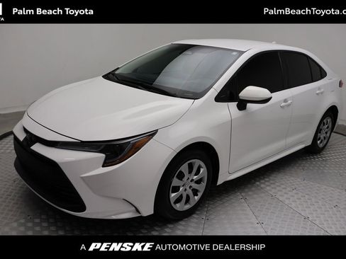 Certified 2025 Toyota Corolla LE w/ Convenience Package image 1