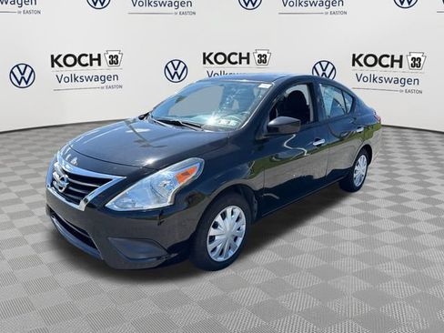 Used 2019 Nissan Versa SV FWD image 3