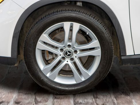 Used 2020 Mercedes-Benz GLA 250 w/ Convenience Package image 37