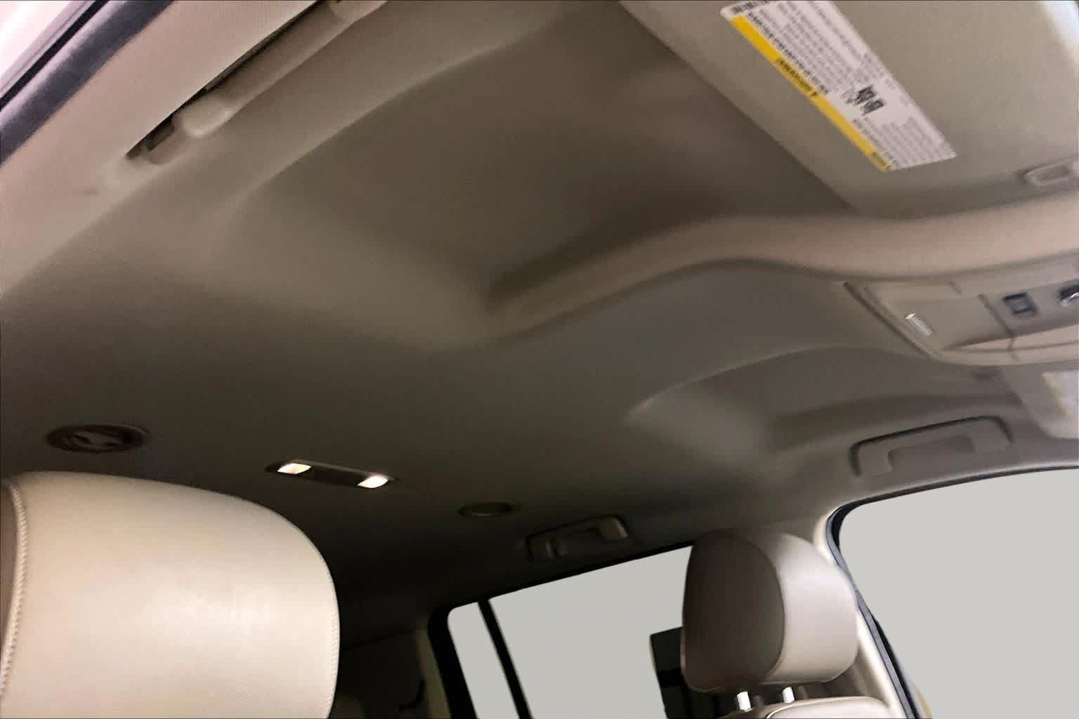 Used 2015 Chevrolet Suburban LT w/ Texas Edition RWD image 13