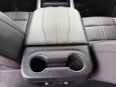 Certified 2025 Chevrolet Suburban High Country image 16