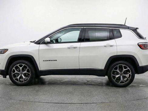 Used 2025 Jeep Compass Limited image 5