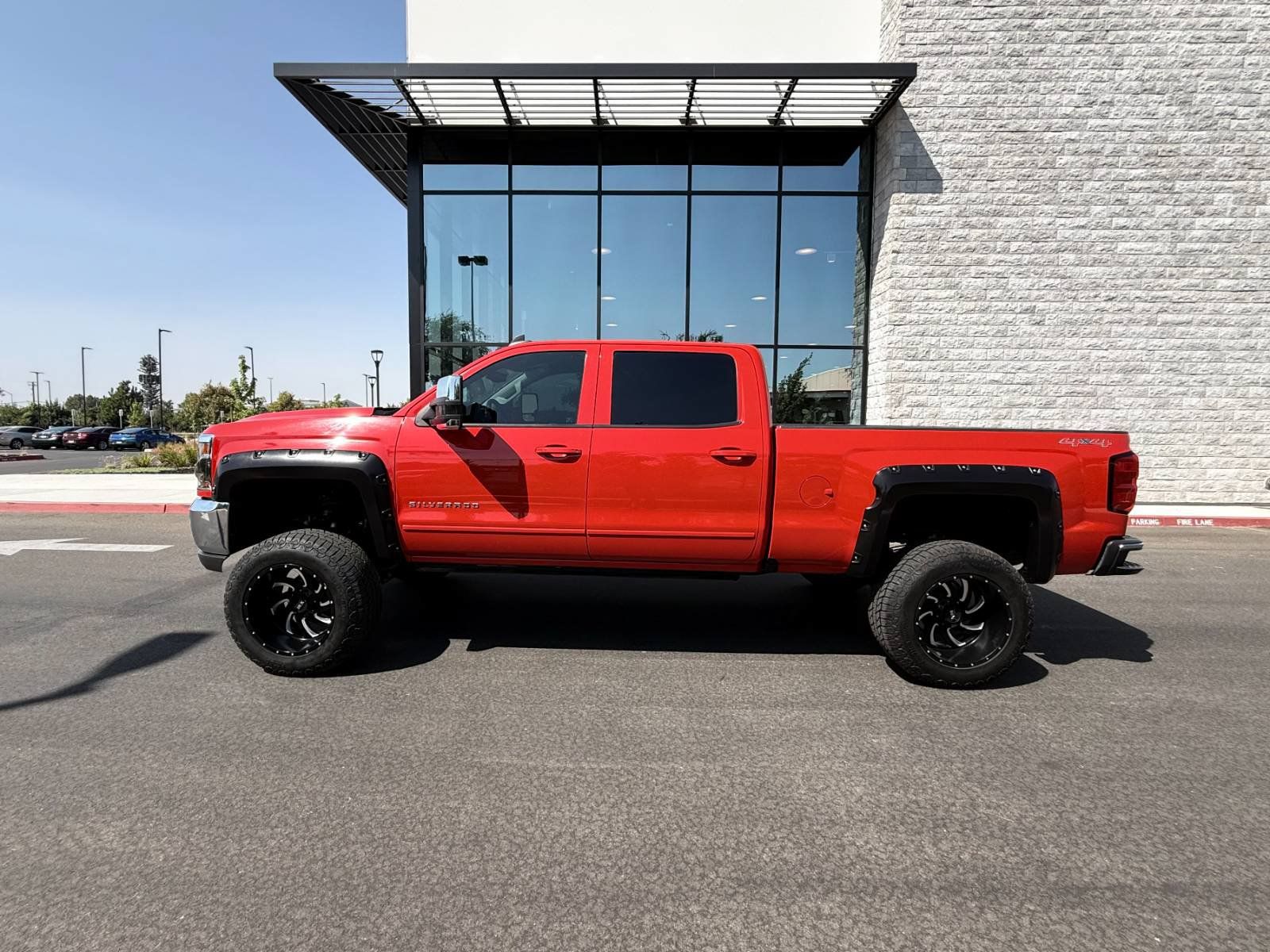 Used 2017 Chevrolet Silverado 1500 LT AWD/4WD image 12