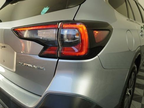 Used 2022 Subaru Outback Premium image 13