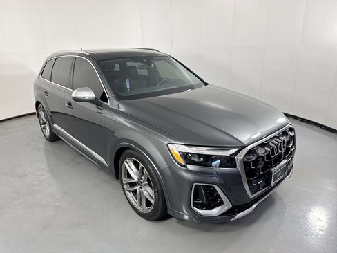 Used 2025 Audi SQ7 Premium Plus AWD/4WD image 33