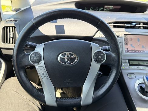 Used 2013 Toyota Prius Four w/ Deluxe Solar Roof Pkg FWD image 27