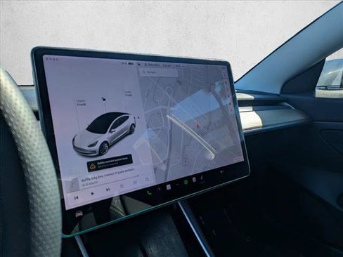 Used 2020 Tesla Model 3 Standard Range image 13