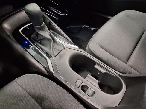 Used 2025 Toyota Corolla LE FWD image 21