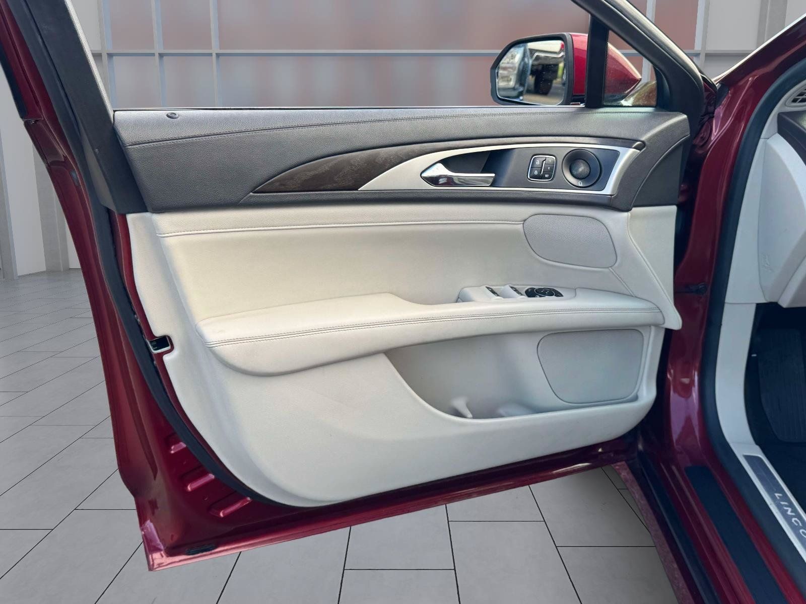 Used 2018 Lincoln MKZ Reserve w/ Climate Package AWD/4WD image 17