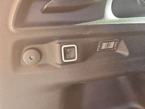 Certified 2023 Jeep Grand Cherokee L Laredo image 16