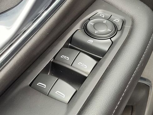 Used 2022 Chevrolet Tahoe LS RWD image 16