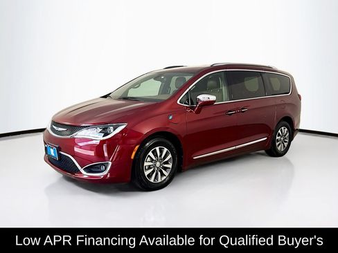 Used 2020 Chrysler Pacifica Limited FWD image 3