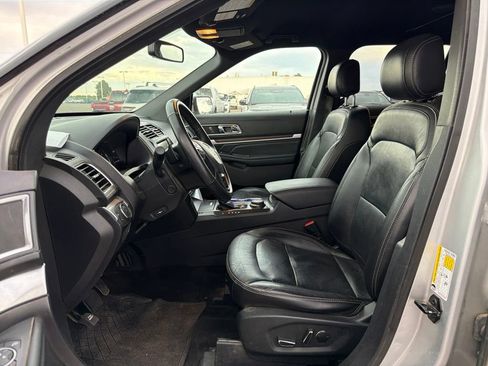 Used 2017 Ford Explorer Limited AWD/4WD image 2