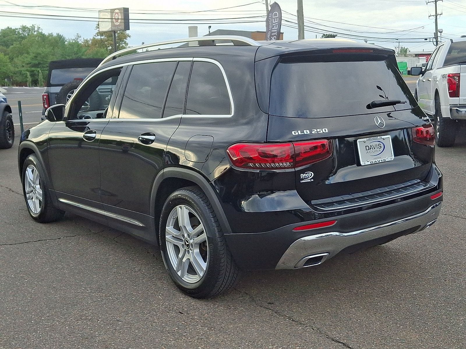 Used 2021 Mercedes-Benz GLB 250 4MATIC image 6