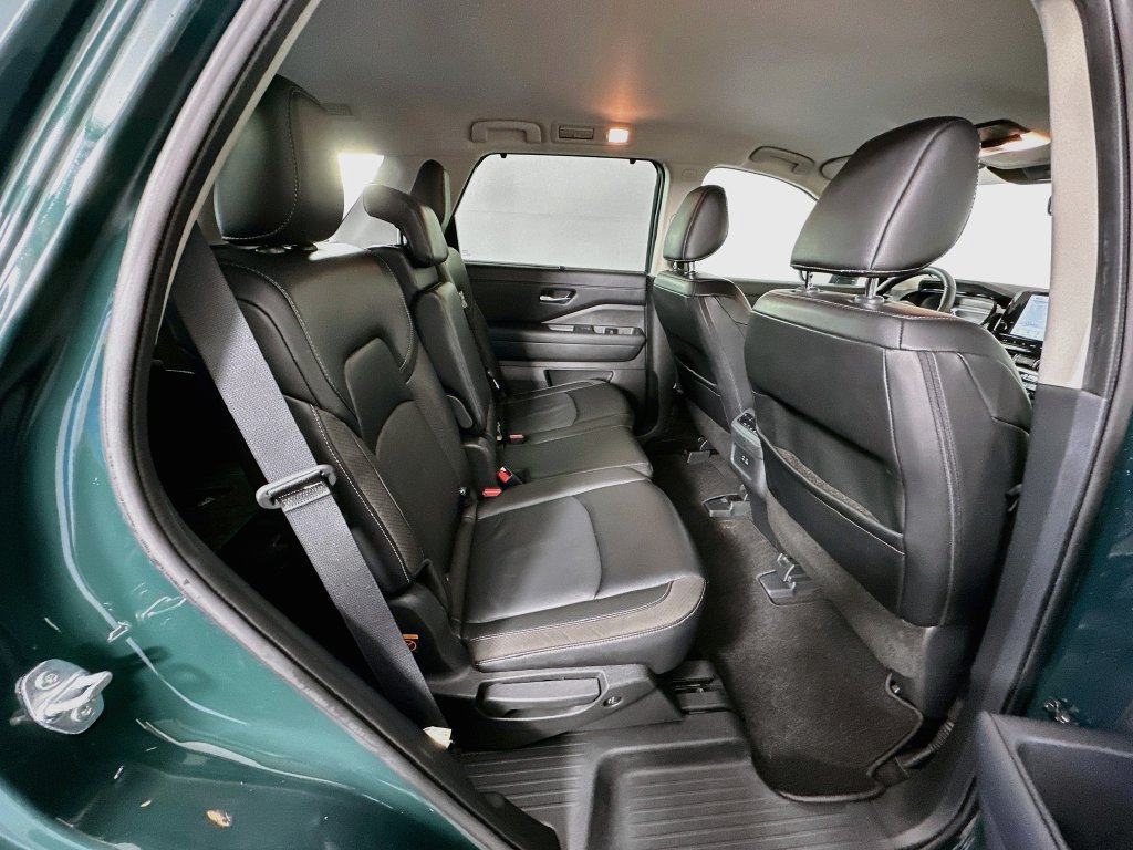 Used 2024 Nissan Pathfinder SL AWD/4WD image 27