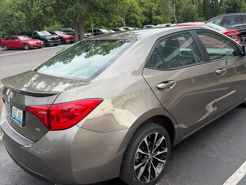 Used 2017 Toyota Corolla SE w/ Carpet Mat Package (TMS) FWD image 5