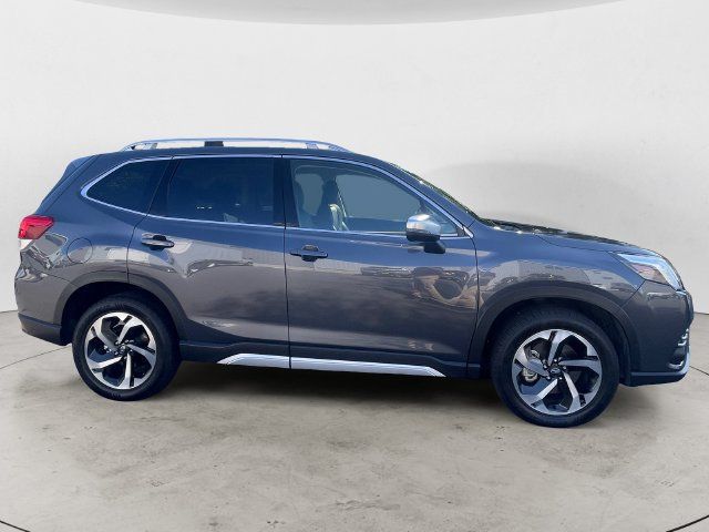 Used 2023 Subaru Forester Touring AWD/4WD image 4