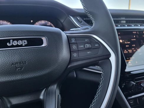 New 2025 Jeep Grand Cherokee Laredo image 19