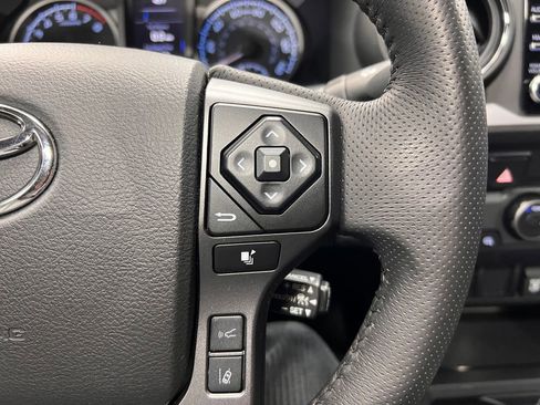 Used 2023 Toyota Tacoma TRD Sport AWD/4WD image 7