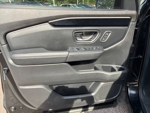 Used 2024 Honda Pilot Touring image 7