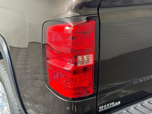 Used 2018 Chevrolet Silverado 1500 LT w/ All Star Edition image 35