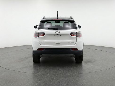 Used 2025 Jeep Compass Limited image 7