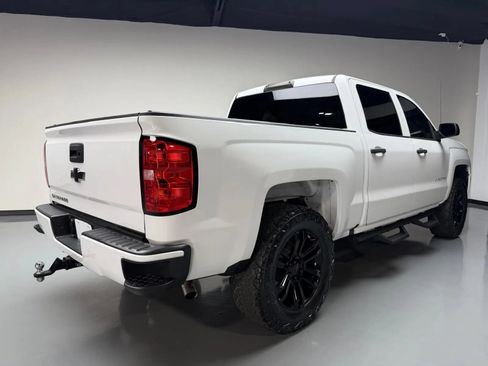 Used 2018 Chevrolet Silverado 1500 Custom w/ Custom Value Package RWD image 4