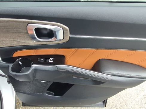 Used 2022 Kia Sorento SX Prestige w/ Rust Color Package image 25