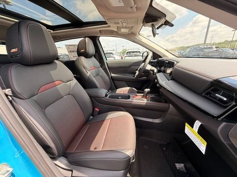New 2026 Nissan Kicks SR w/ SR Premium Package AWD/4WD image 17