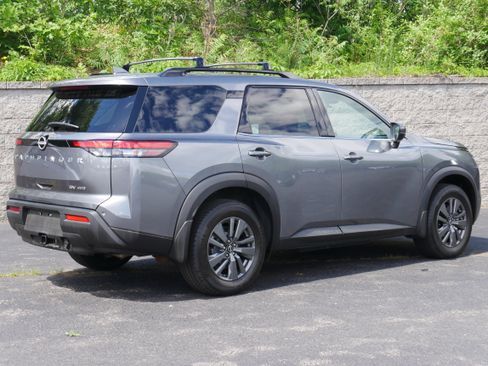 Used 2024 Nissan Pathfinder SV w/ SV Premium Package AWD/4WD image 9