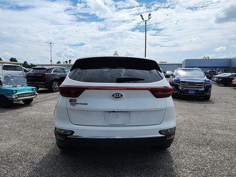 Used 2022 Kia Sportage LX FWD image 4