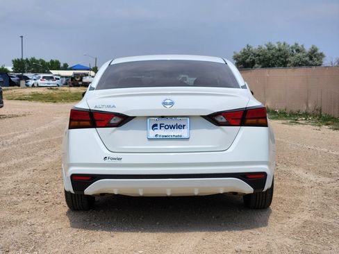 Used 2022 Nissan Altima 2.5 S FWD image 12